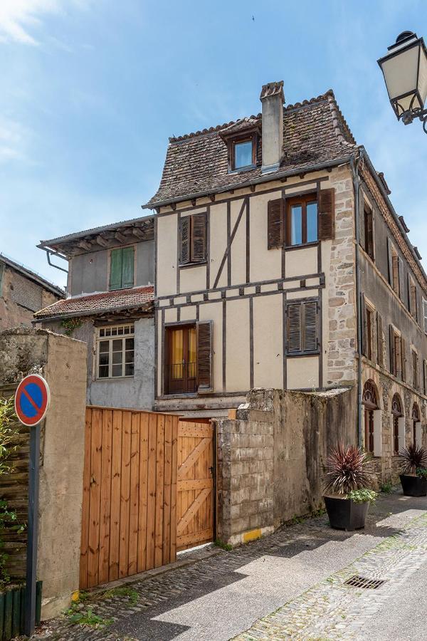 Logis Face A L'Abbatiale Daire Beaulieu-sur-Dordogne Dış mekan fotoğraf