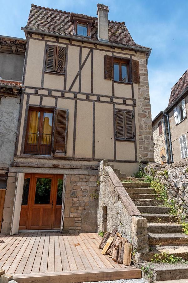 Logis Face A L'Abbatiale Daire Beaulieu-sur-Dordogne Dış mekan fotoğraf
