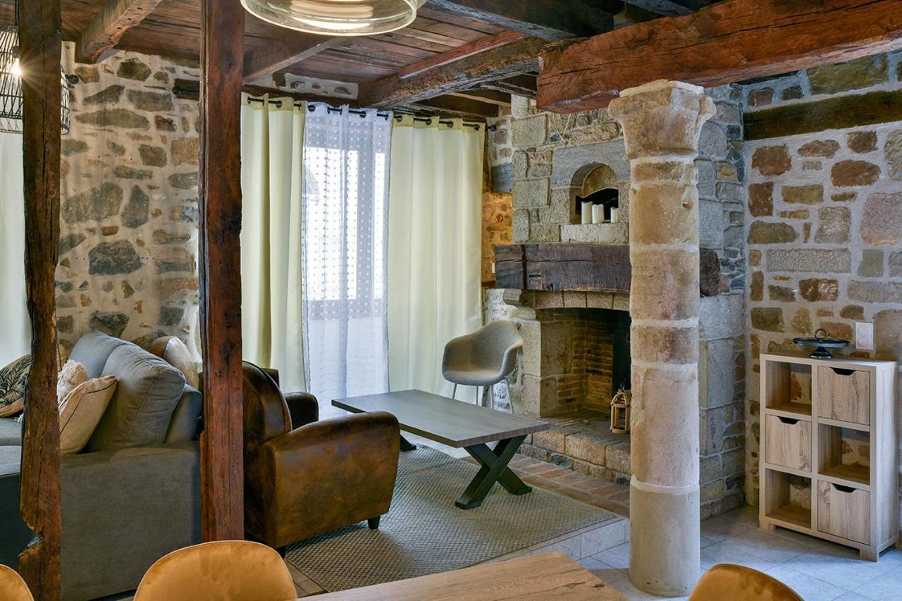 Logis Face A L'Abbatiale Daire Beaulieu-sur-Dordogne Dış mekan fotoğraf