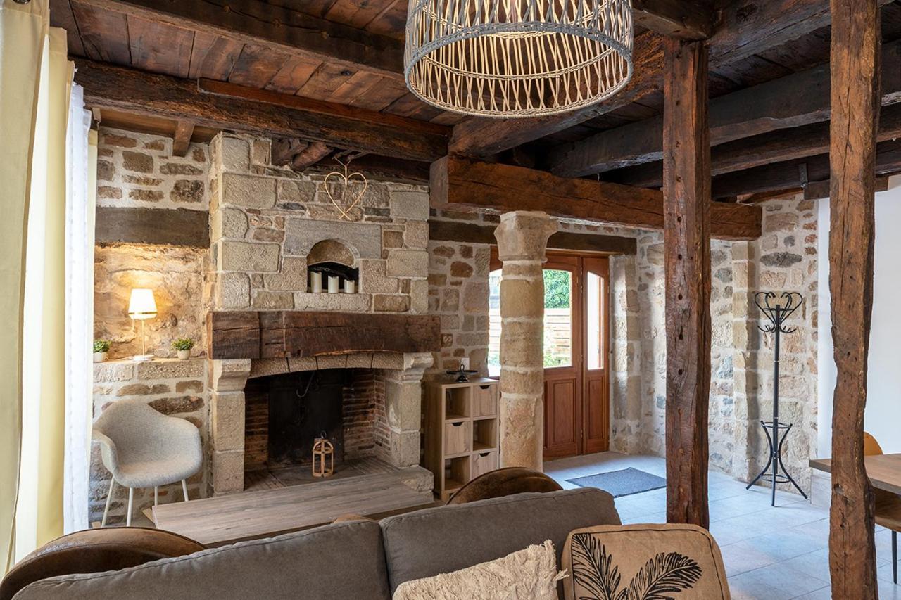 Logis Face A L'Abbatiale Daire Beaulieu-sur-Dordogne Dış mekan fotoğraf